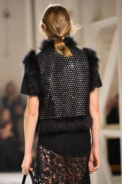 Look 28